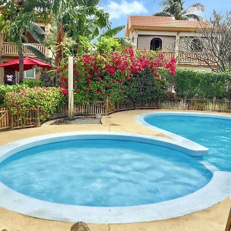 Spacious House In Flic En Flac With Shared Pool Exterior foto