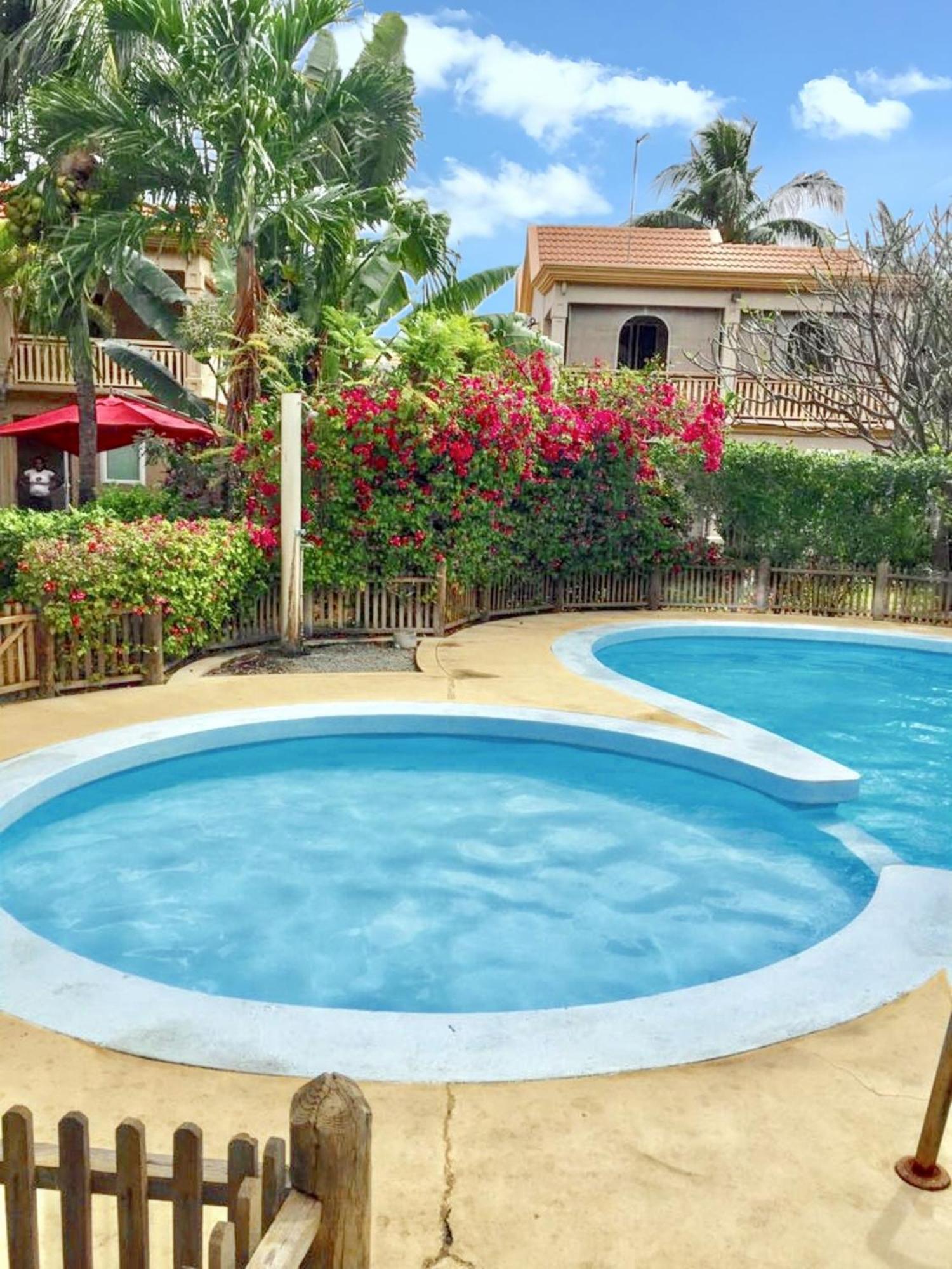 Spacious House In Flic En Flac With Shared Pool Exterior foto